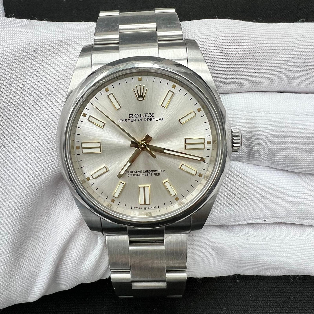 Rolex oyster perpetual 124300