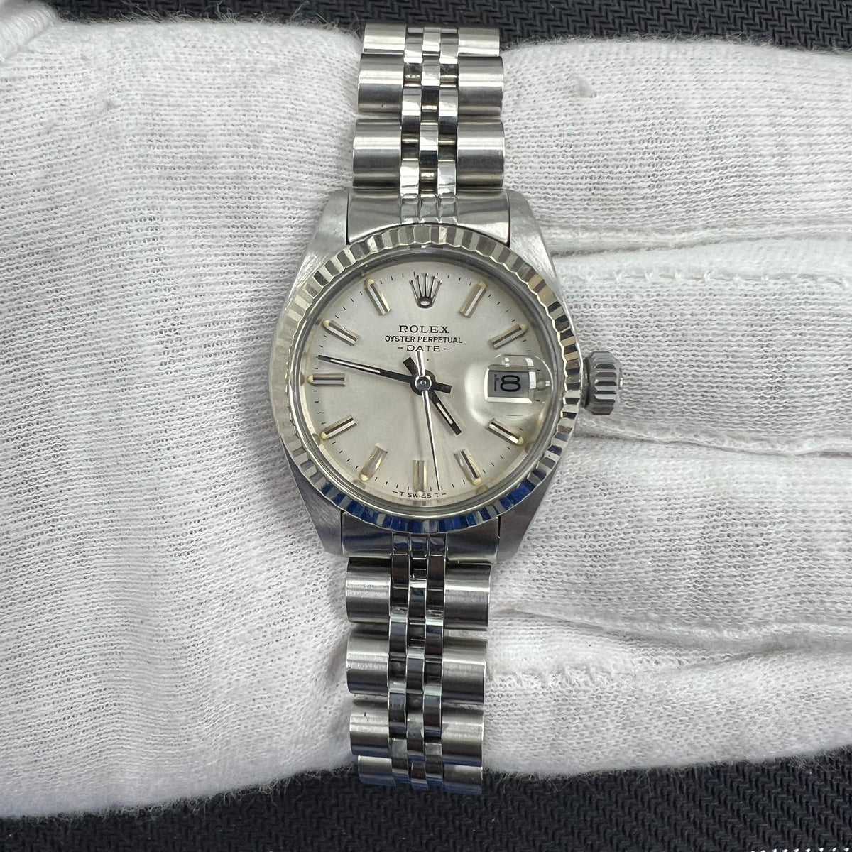 Rolex oyster perpetual date 6917sv