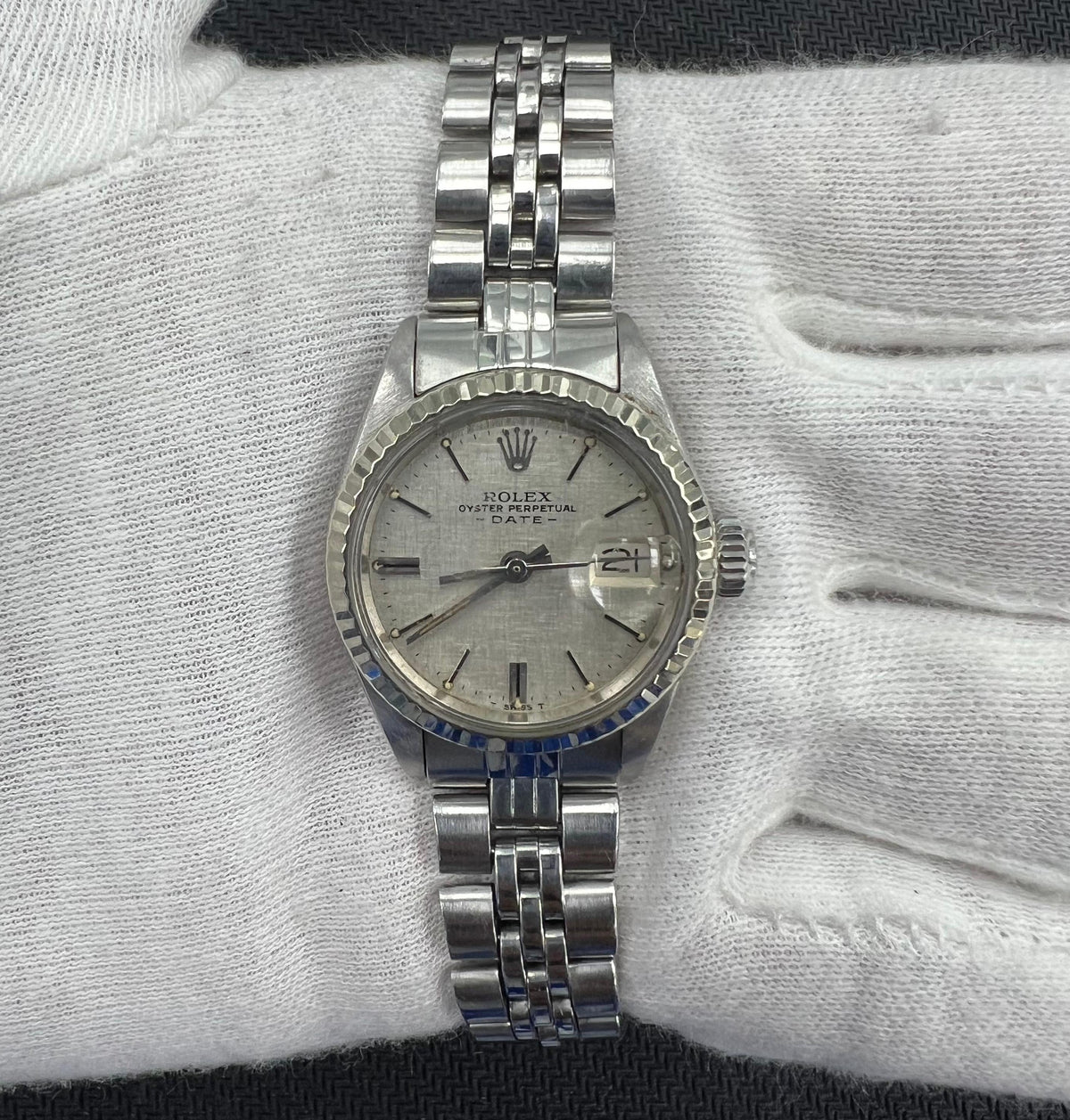 Rolex oyster perpetual date 6917sv