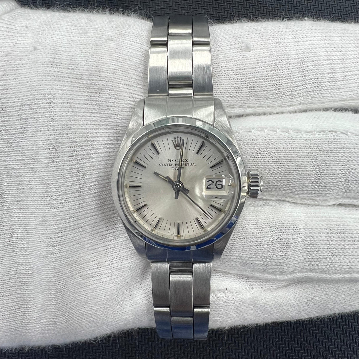 Rolex oyster perpetual date 6919sv