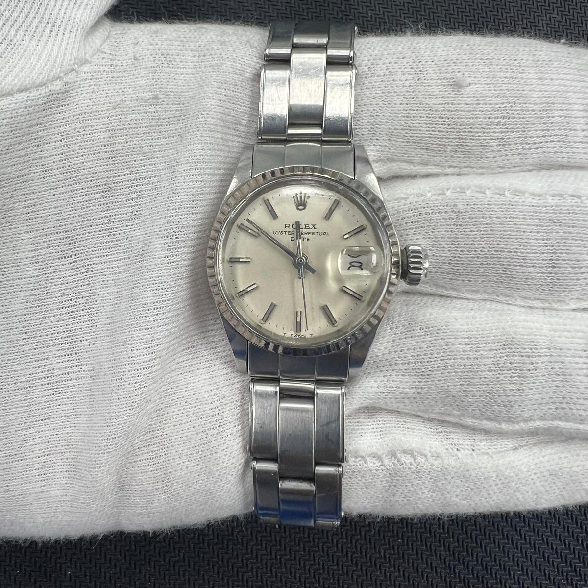Rolex oyster perpetual date 6517sv