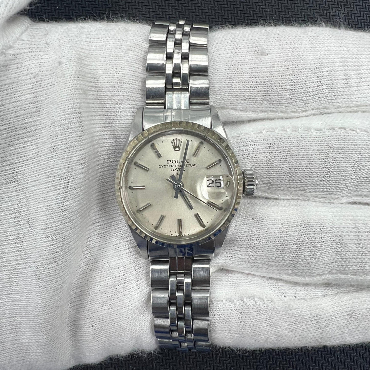 Rolex oyster perpetual date 6517sv
