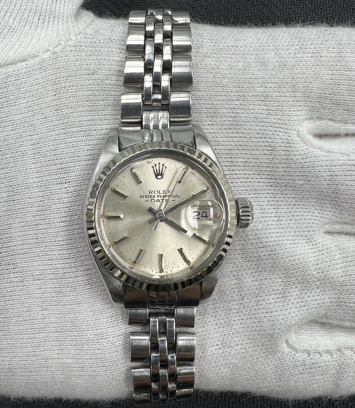 Rolex oyster perpetual date 6917