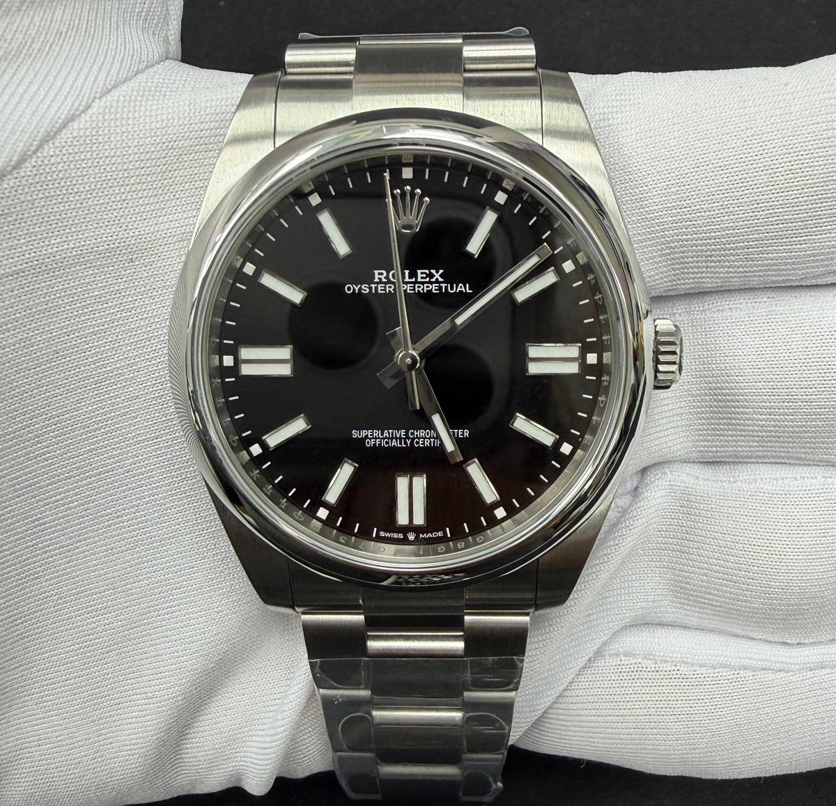 Rolex oyster perpetual 124300