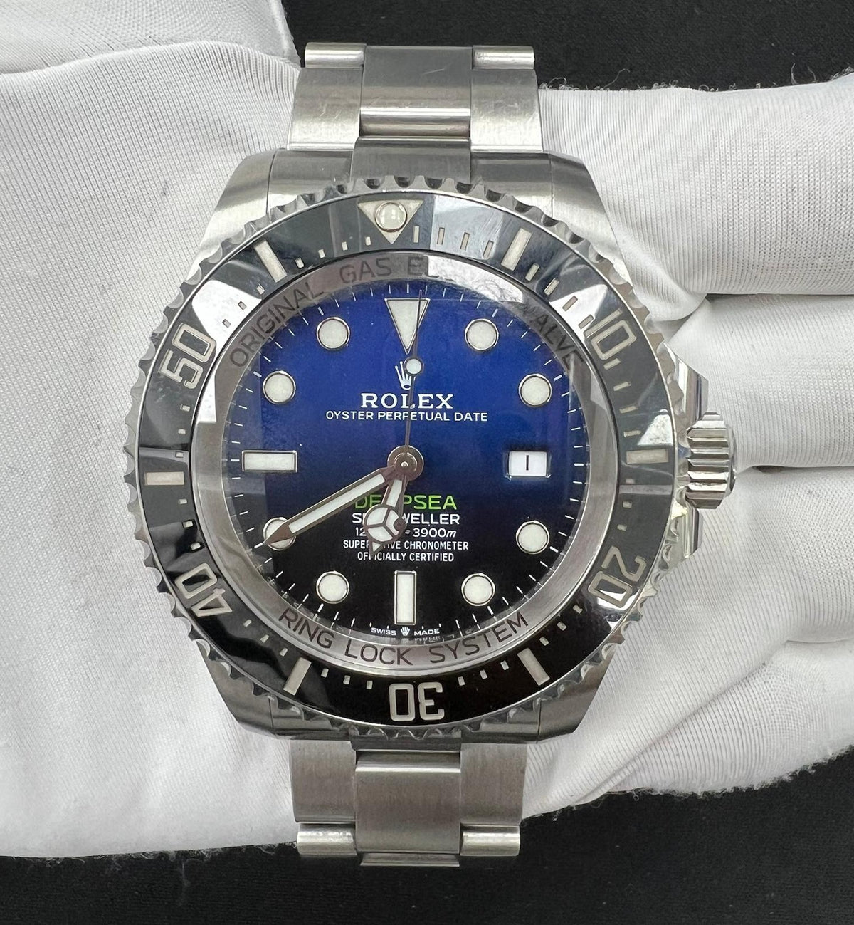 Rolex sea dweller 126660